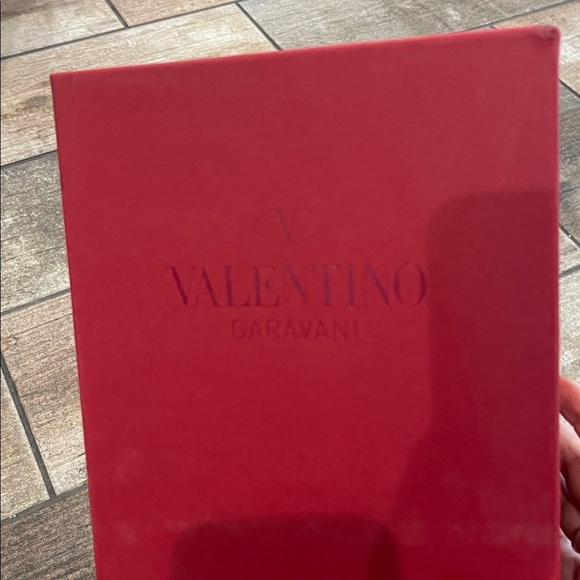 Valentino Red Shoe Box - Picture 2 of 6